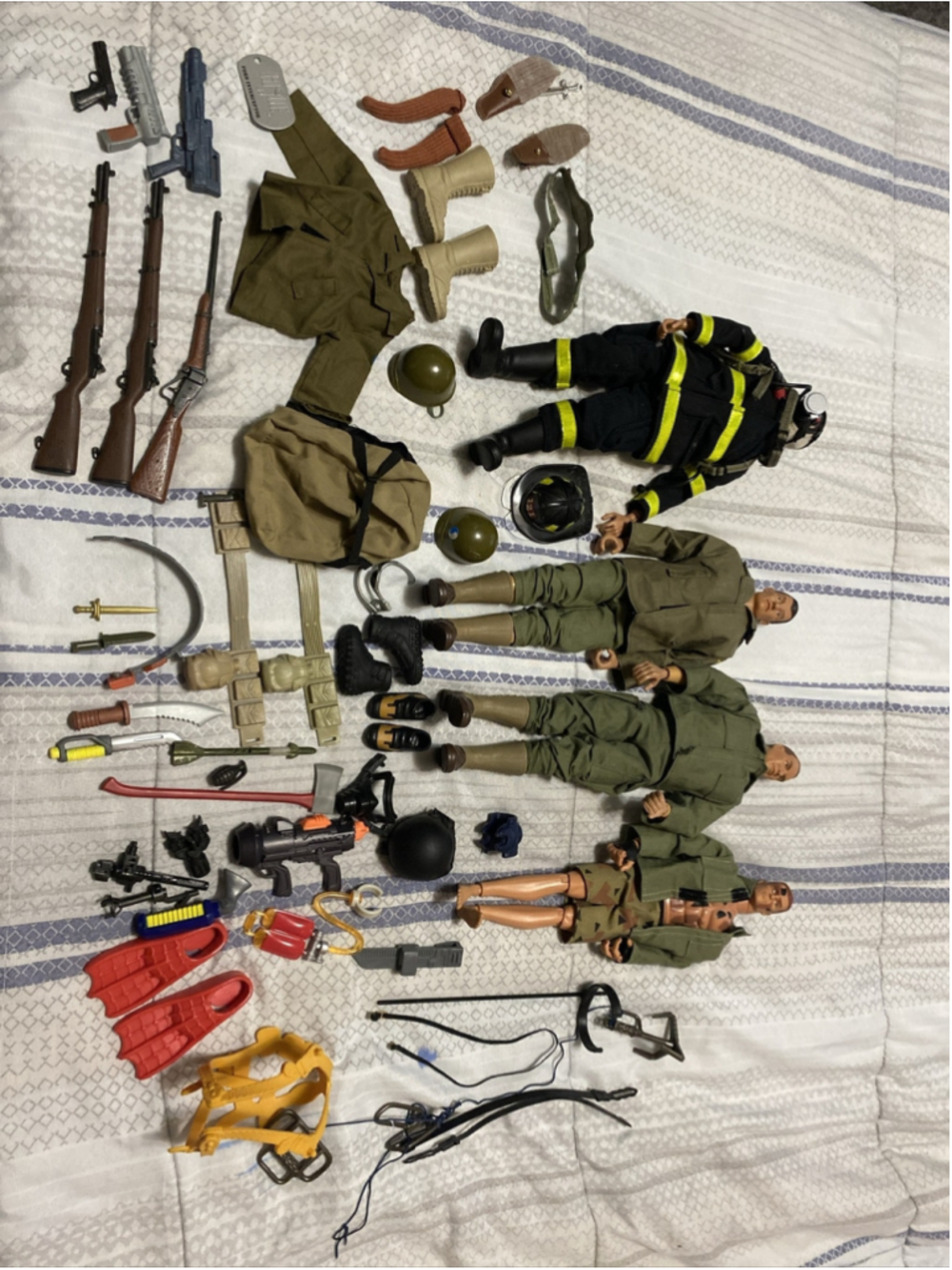 GI JOE LOT With accessories (Four Joe’s With Multiple Items)
